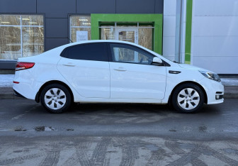 Подержанный автомобиль Kia Rio Sedan 2016 года (4 фото)
