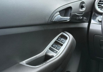 Подержанный автомобиль Chevrolet Orlando 2014 года (16 фото)