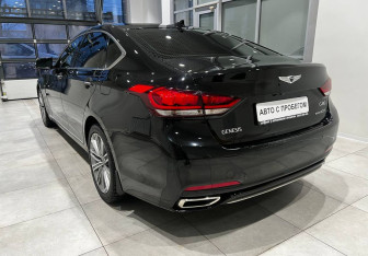 Подержанный автомобиль Genesis G80 2017 года (6 фото)