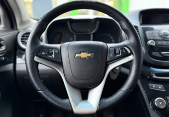 Подержанный автомобиль Chevrolet Orlando 2014 года (13 фото)