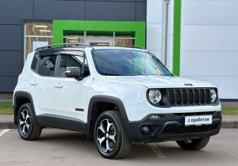 Подержанный автомобиль Jeep Renegade 2019 года (3 фото)