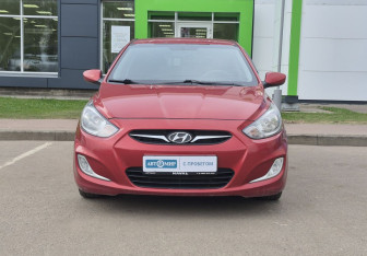 Подержанный автомобиль Hyundai Solaris Hatchback 2011 года (2 фото)