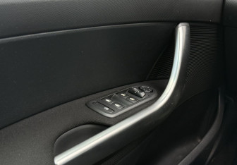Подержанный автомобиль Peugeot 408 2014 года (15 фото)