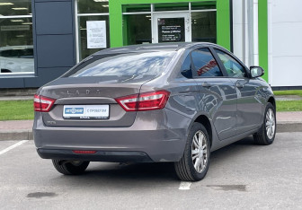 Подержанный автомобиль LADA (ВАЗ) Vesta Sedan 2018 года (5 фото)