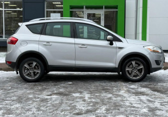 Подержанный автомобиль Ford Kuga 2009 года (4 фото)