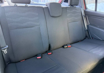 Подержанный автомобиль Renault Sandero 2011 года (11 фото)