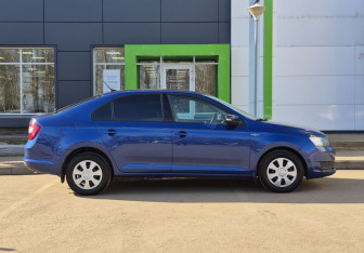 Подержанный автомобиль Skoda Rapid Liftback 2018 года (4 фото)