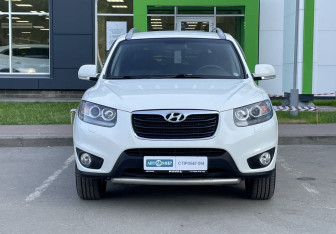 Подержанный автомобиль Hyundai Santa Fe 2011 года (2 фото)
