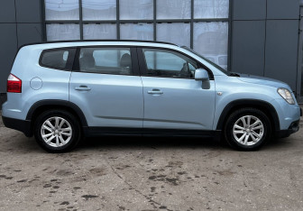 Подержанный автомобиль Chevrolet Orlando 2012 года (5 фото)