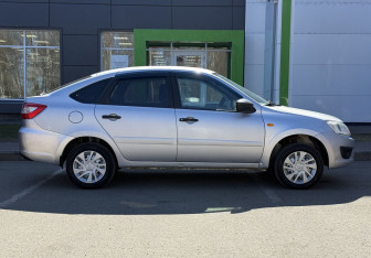 Подержанный автомобиль LADA (ВАЗ) Granta Liftback 2016 года (4 фото)