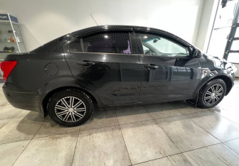 Подержанный автомобиль Chevrolet Aveo Sedan 2012 года (6 фото)