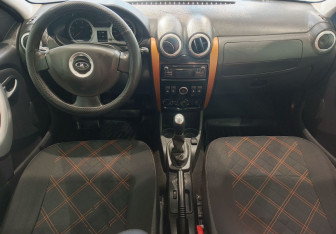 Подержанный автомобиль LADA (ВАЗ) Largus Wagon 2016 года (13 фото)