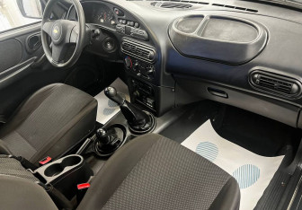 Подержанный автомобиль Chevrolet Niva 2014 года (12 фото)