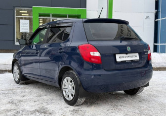 Подержанный автомобиль Skoda Fabia Hatchback 2012 года (7 фото)