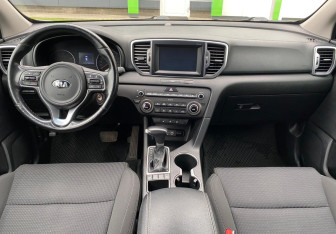 Подержанный автомобиль Kia Sportage 2017 года (9 фото)
