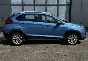 Подержанный автомобиль Chery Tiggo 2 2017 года (7 фото)