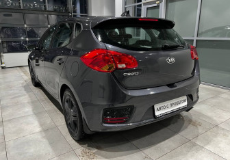 Подержанный автомобиль Kia Ceed Hatchback 2018 года (7 фото)