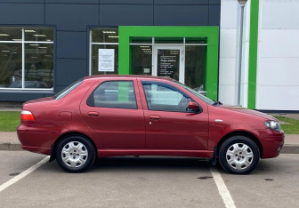 Подержанный автомобиль Fiat Albea 2011 года (4 фото)