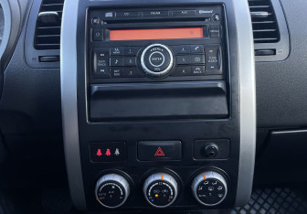 Подержанный автомобиль Nissan X-Trail 2011 года (15 фото)