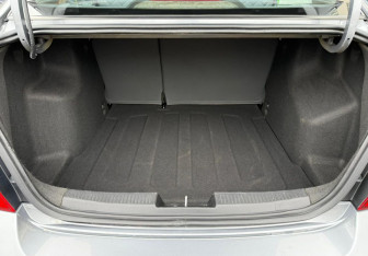 Подержанный автомобиль Chevrolet Aveo Sedan 2013 года (16 фото)