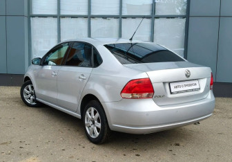 Подержанный автомобиль Volkswagen Polo Sedan 2011 года (8 фото)