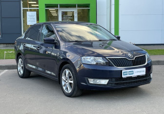Подержанный автомобиль Skoda Rapid Liftback 2015 года (3 фото)