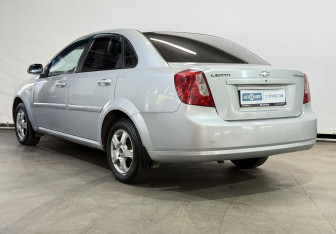 Подержанный автомобиль Chevrolet Lacetti Sedan 2008 года (7 фото)