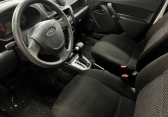 Подержанный автомобиль LADA (ВАЗ) Granta Sedan 2013 года (10 фото)