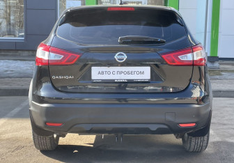 Подержанный автомобиль Nissan Qashqai 2016 года (6 фото)