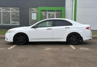 Подержанный автомобиль Honda Accord Sedan 2012 года (8 фото)