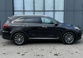 Подержанный автомобиль Kia Sorento 2018 года (4 фото)