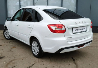 Подержанный автомобиль LADA (ВАЗ) Granta Liftback 2022 года (8 фото)