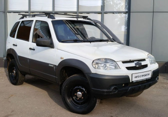 Подержанный автомобиль Chevrolet Niva 2013 года (2 фото)