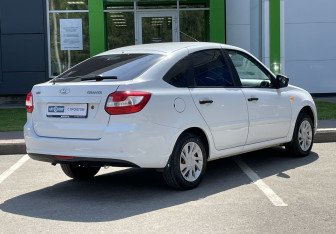 Подержанный автомобиль LADA (ВАЗ) Granta Liftback 2016 года (5 фото)