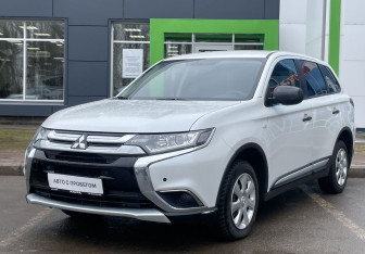 Подержанный автомобиль Mitsubishi Outlander 2018 года (1 фото)