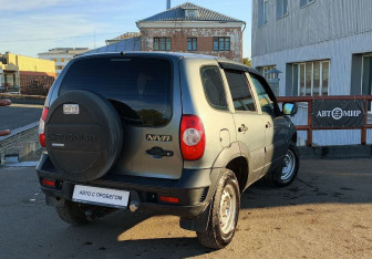 Подержанный автомобиль Chevrolet Niva 2018 года (8 фото)