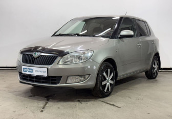 Подержанный автомобиль Skoda Fabia Hatchback 2011 года (1 фото)