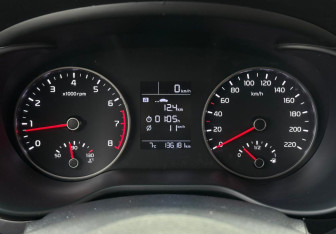 Подержанный автомобиль Kia Rio Sedan 2019 года (12 фото)