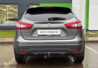 Подержанный автомобиль Nissan Qashqai 2018 года (6 фото)