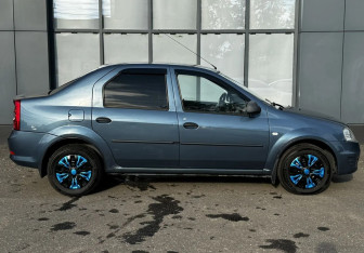 Подержанный автомобиль Renault Logan Sedan 2010 года (6 фото)