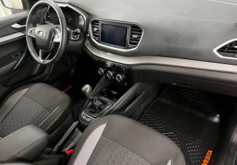 Подержанный автомобиль LADA (ВАЗ) Vesta Sedan 2023 года (12 фото)