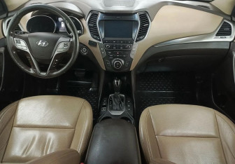 Подержанный автомобиль Hyundai Santa Fe 2016 года (10 фото)