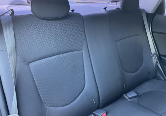 Подержанный автомобиль Kia Rio Sedan 2012 года (11 фото)