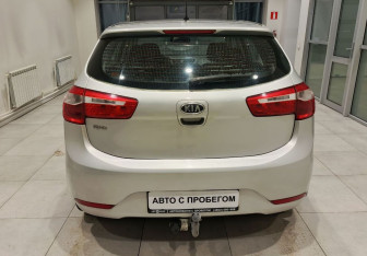 Подержанный автомобиль Kia Rio Hatchback 2012 года (7 фото)
