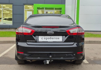 Подержанный автомобиль Ford Mondeo Sedan 2013 года (6 фото)