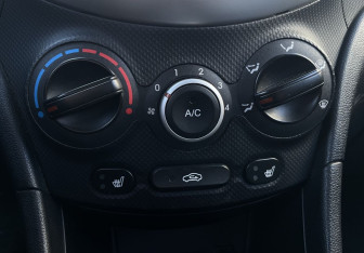 Подержанный автомобиль Hyundai Solaris Sedan 2013 года (14 фото)