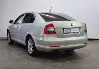 Подержанный автомобиль Skoda Octavia Wagon 2013 года (7 фото)