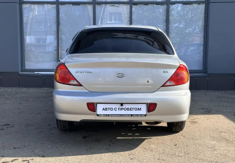 Подержанный автомобиль Kia Spectra Sedan 2008 года (8 фото)