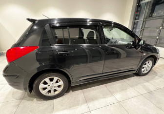 Подержанный автомобиль Nissan Tiida Hatchback 2013 года (4 фото)