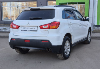 Подержанный автомобиль Mitsubishi ASX 2012 года (5 фото)